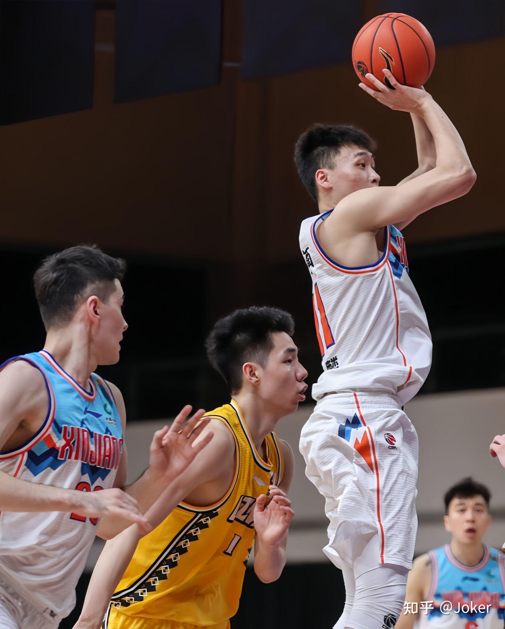 CBA常规赛今晚走向成谜；广厦男篮篮板制胜；更衣室稳定；球队文化再被提及的简单介绍