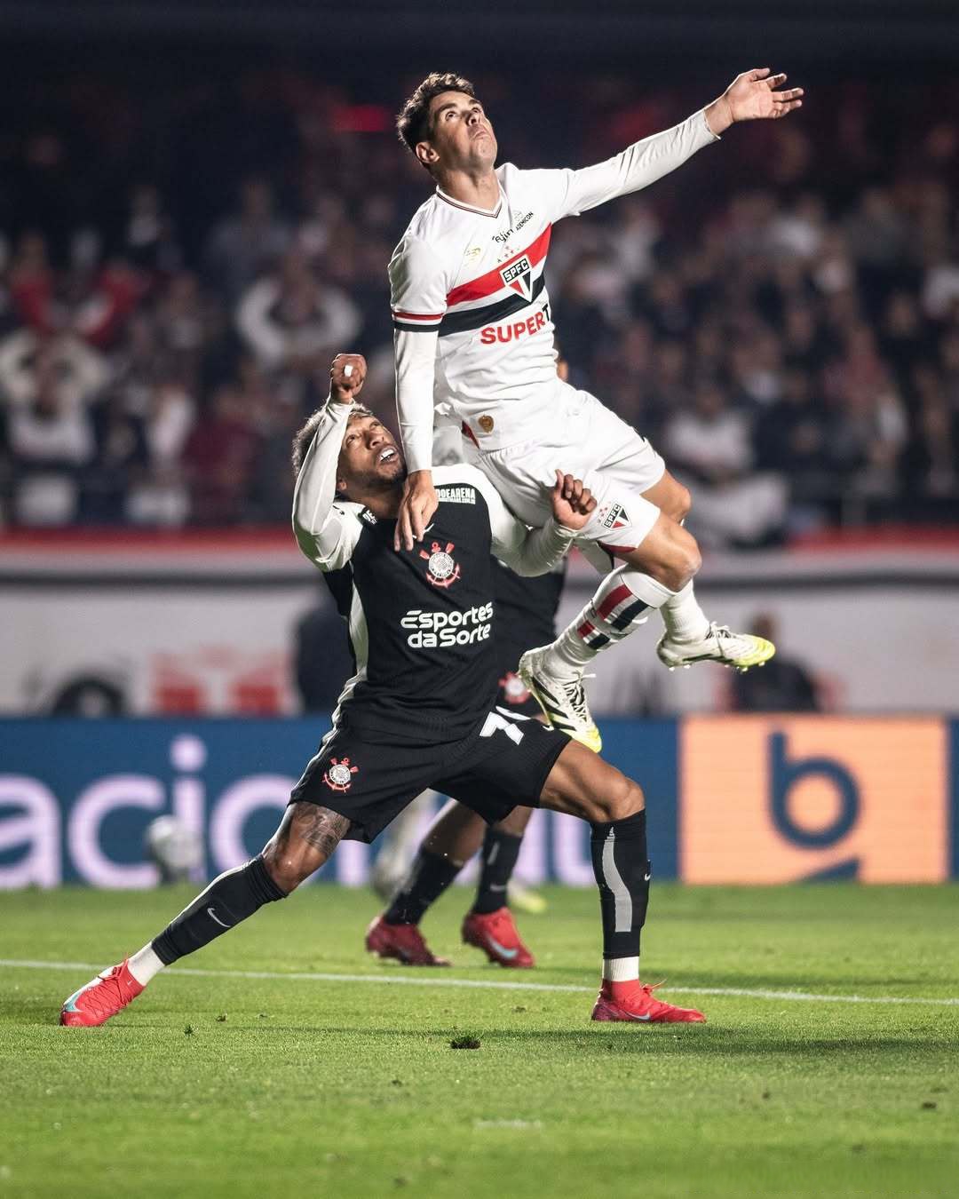 九游-包含德布劳内连续二十场比赛得分超过连败，巴塞罗那挑战极限！的词条