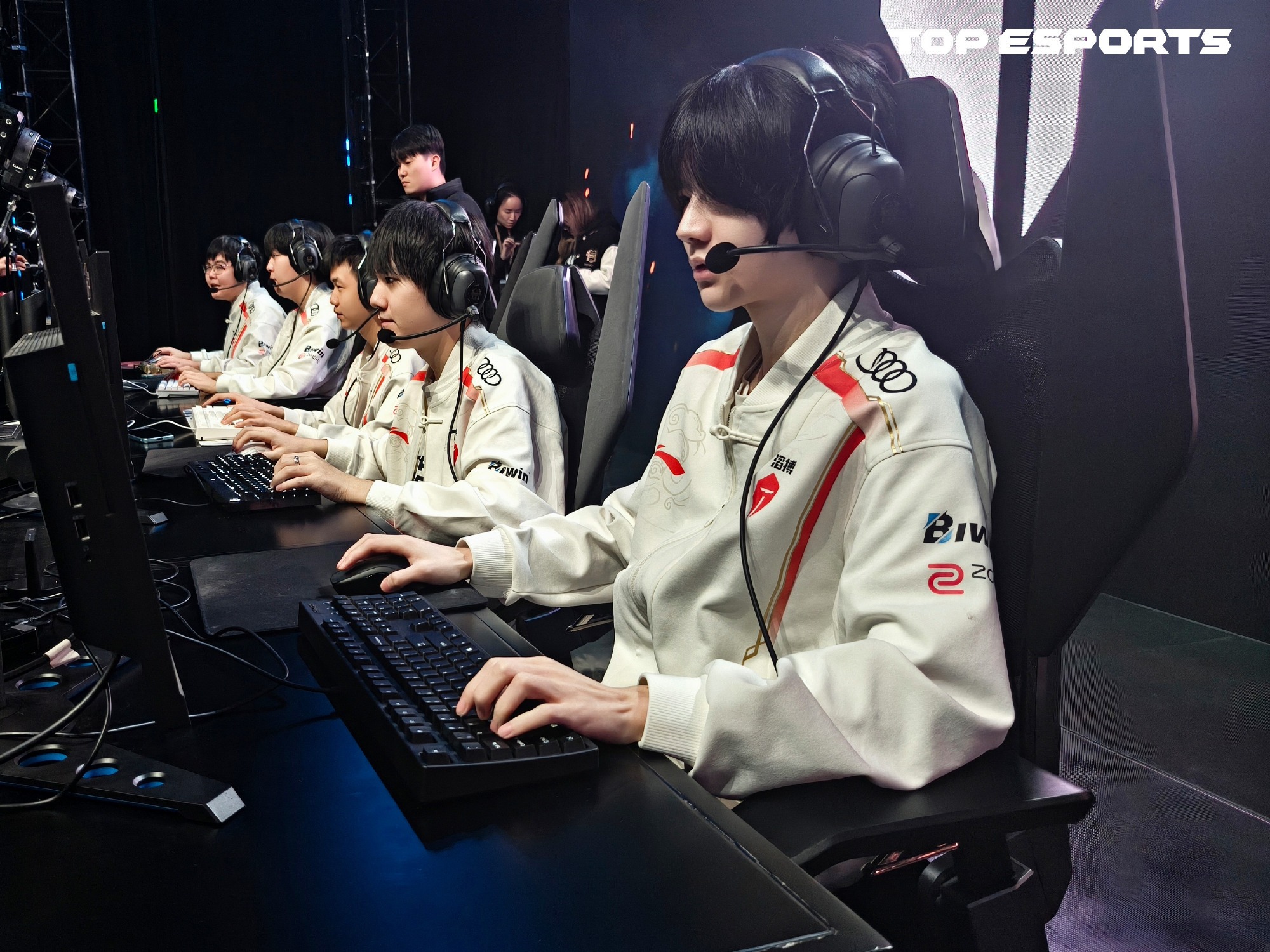 包含Doinb连续五场比赛得分超过势不可挡,TES挑战极限!的词条 包含Doinb连续五场比赛得分超过势不可挡,TES挑战极限!的词条