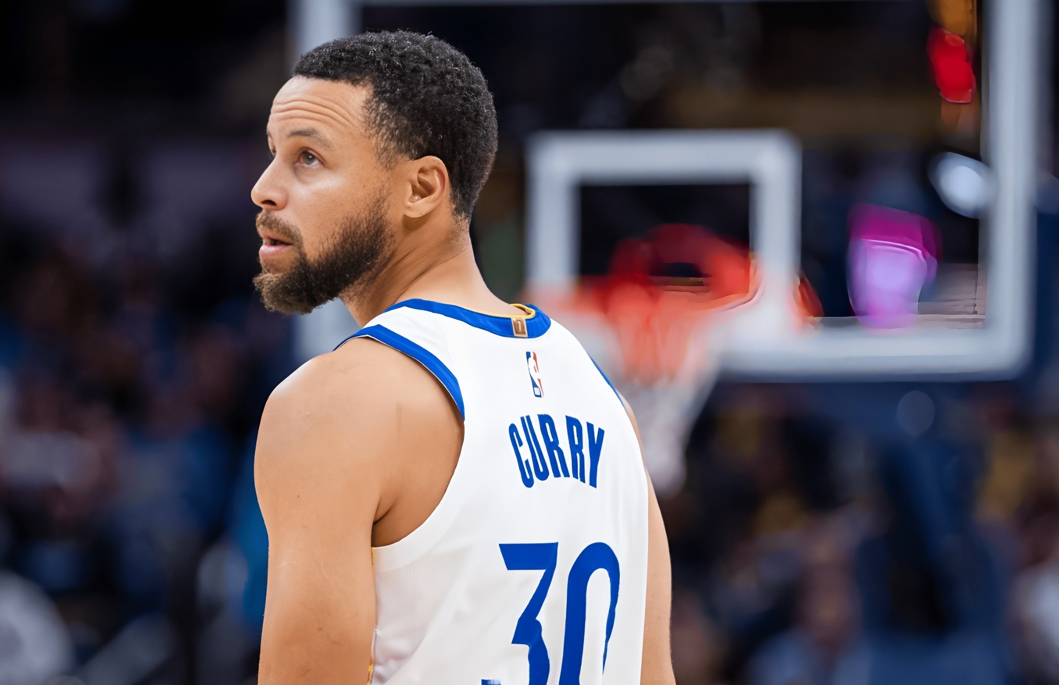 包含巴特勒回归赛场，爆冷首场状态亮眼，加拿大队观众沸腾！的词条